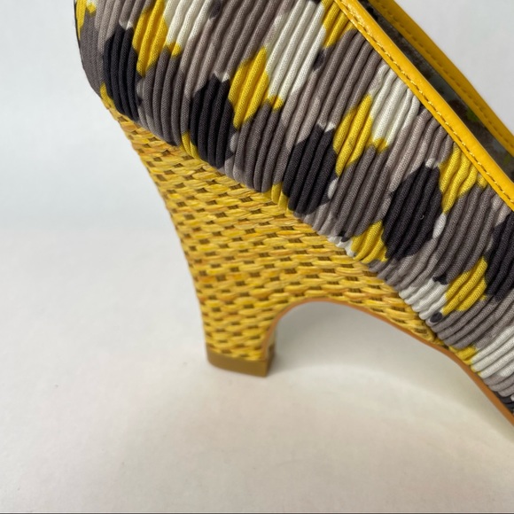NWOB Poetic Licence Picnic Ready Yellow and Gray Embellished Heel - Picture 7 of 12